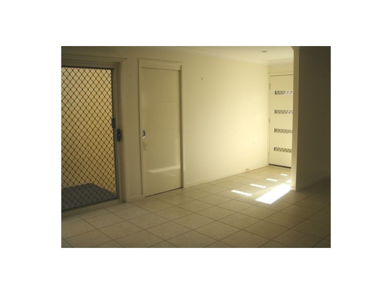 2/16 Ferncliffe Street, Upper Coomera QLD 4209