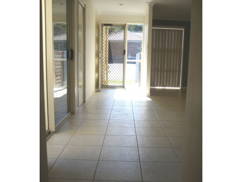 2/16 Ferncliffe Street, Upper Coomera QLD 4209