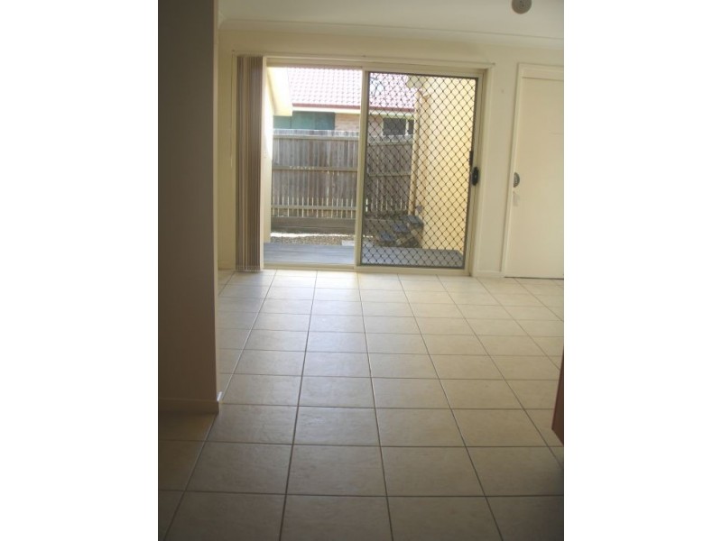 2/16 Ferncliffe Street, Upper Coomera QLD 4209