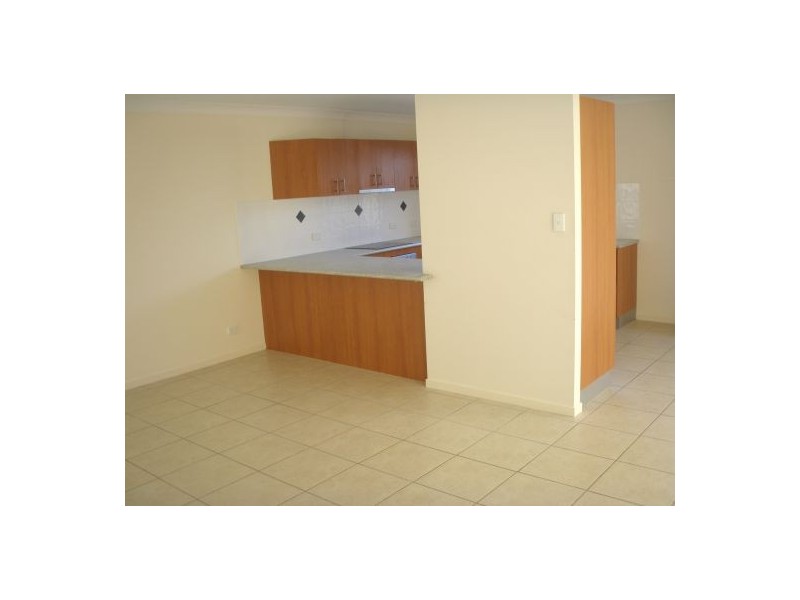 2/16 Ferncliffe Street, Upper Coomera QLD 4209