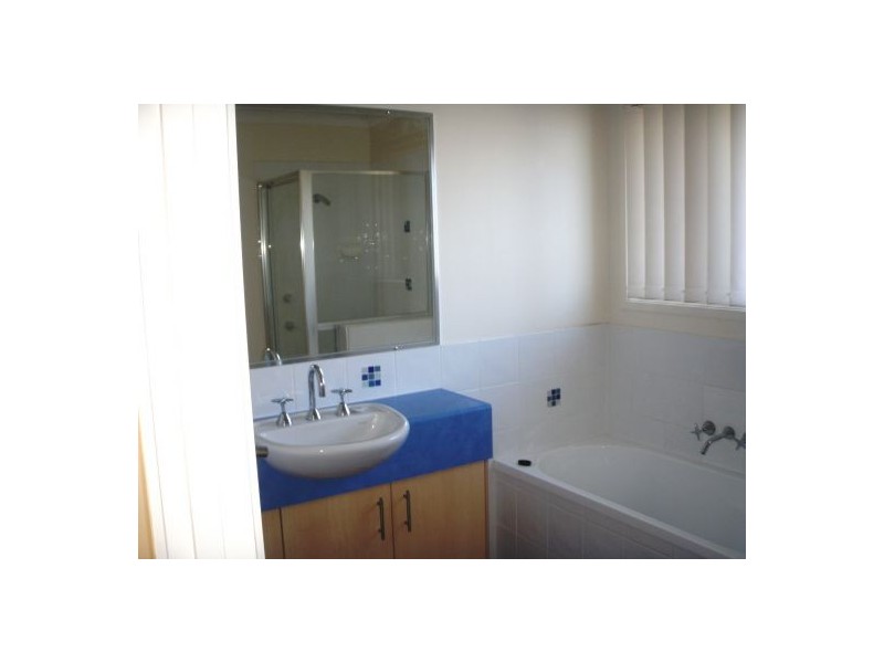 2/16 Ferncliffe Street, Upper Coomera QLD 4209