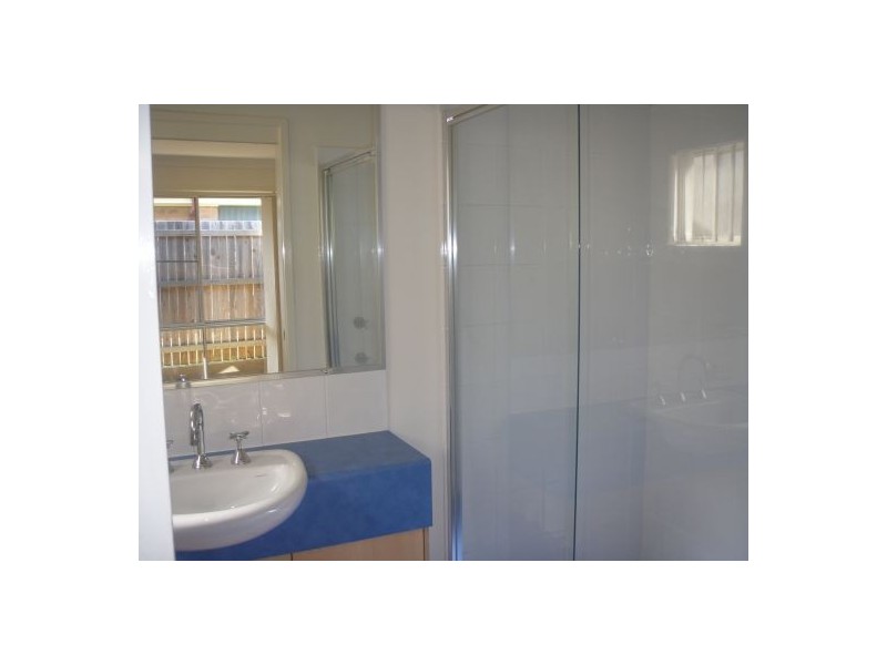 2/16 Ferncliffe Street, Upper Coomera QLD 4209