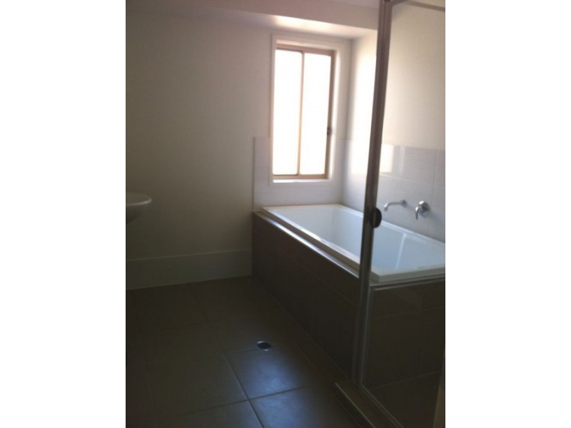 2/7 Mackenzie Street, Coomera QLD 4209