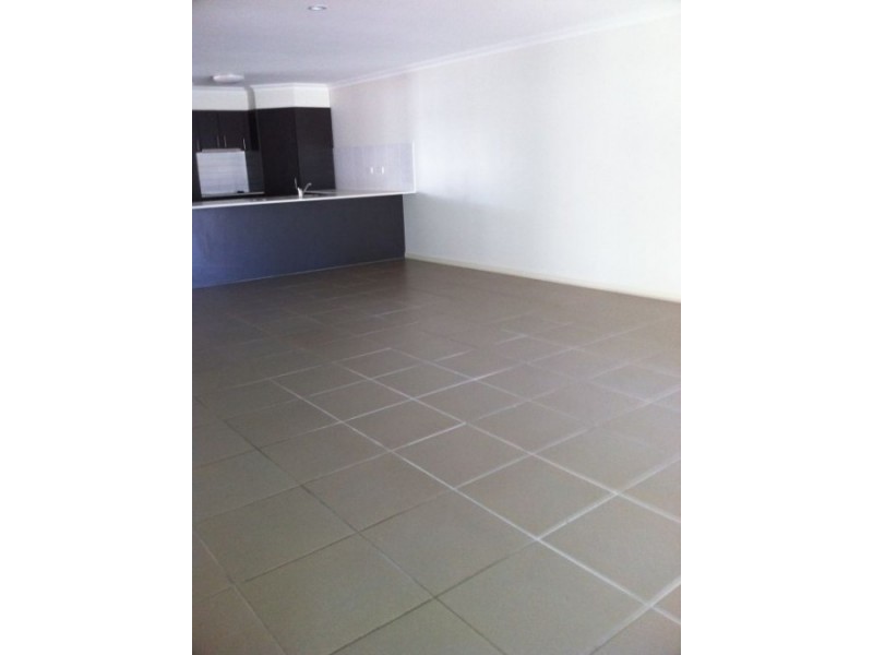 2/7 Mackenzie Street, Coomera QLD 4209