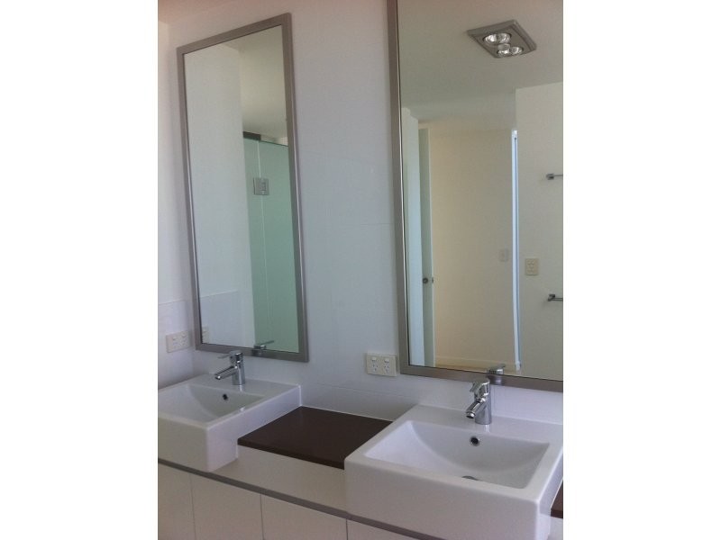 65 Sickle Avenue, Hope Island QLD 4212