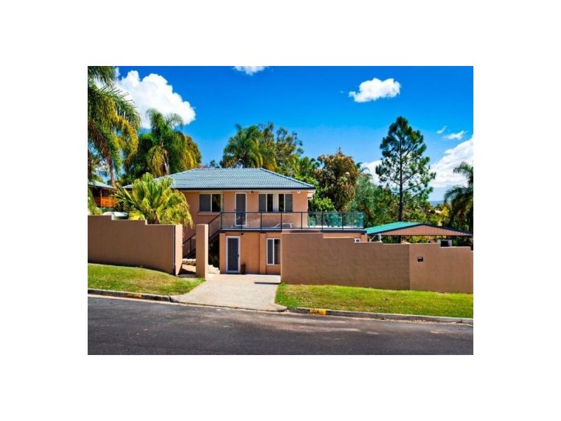 4 Tallowood Road, Ashmore QLD 4214