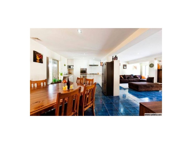 4 Tallowood Road, Ashmore QLD 4214