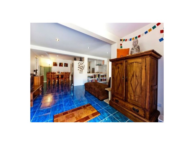 4 Tallowood Road, Ashmore QLD 4214