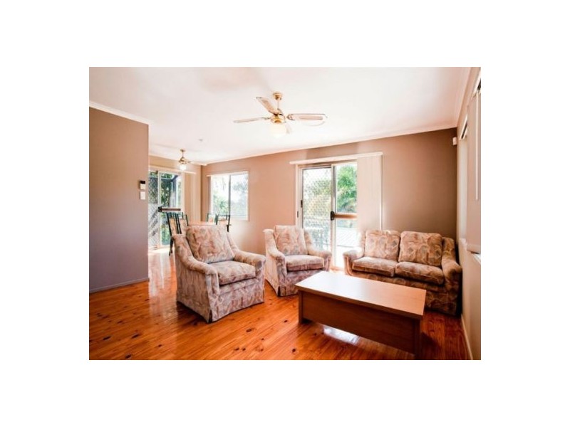 4 Tallowood Road, Ashmore QLD 4214