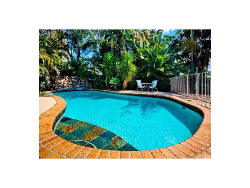 4 Tallowood Road, Ashmore QLD 4214