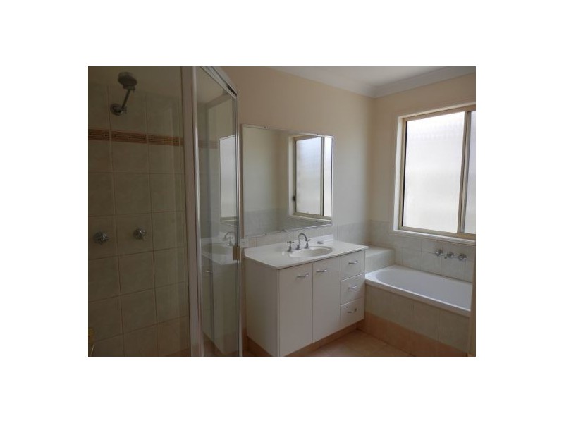 33 Bushgum Crescent, Upper Coomera QLD 4209