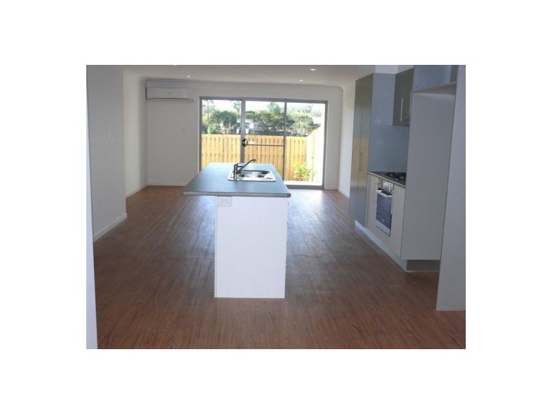 2/1 Humber Street, Upper Coomera QLD 4209