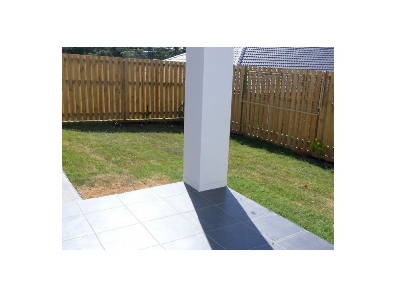 2/1 Humber Street, Upper Coomera QLD 4209