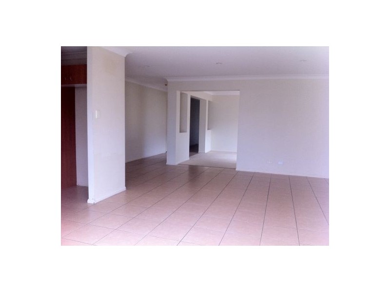 18 Billinghurst Crescent, Upper Coomera QLD 4209