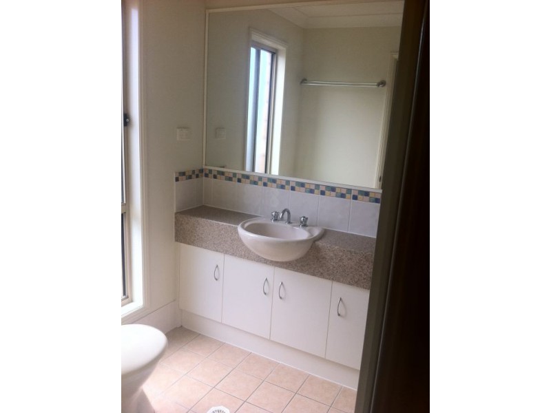 18 Billinghurst Crescent, Upper Coomera QLD 4209