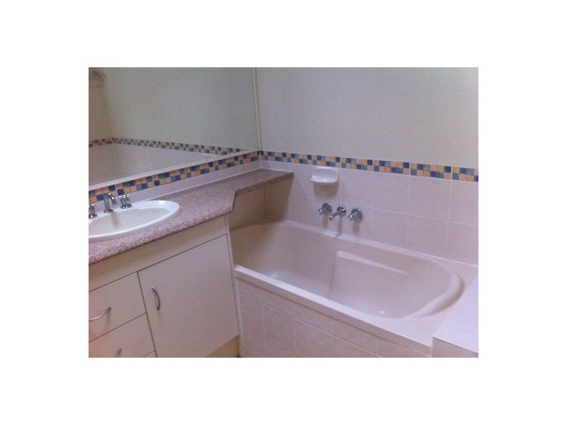 18 Billinghurst Crescent, Upper Coomera QLD 4209