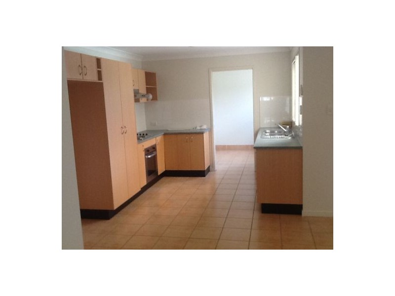 27 Bedivere Drive, Ormeau QLD 4208