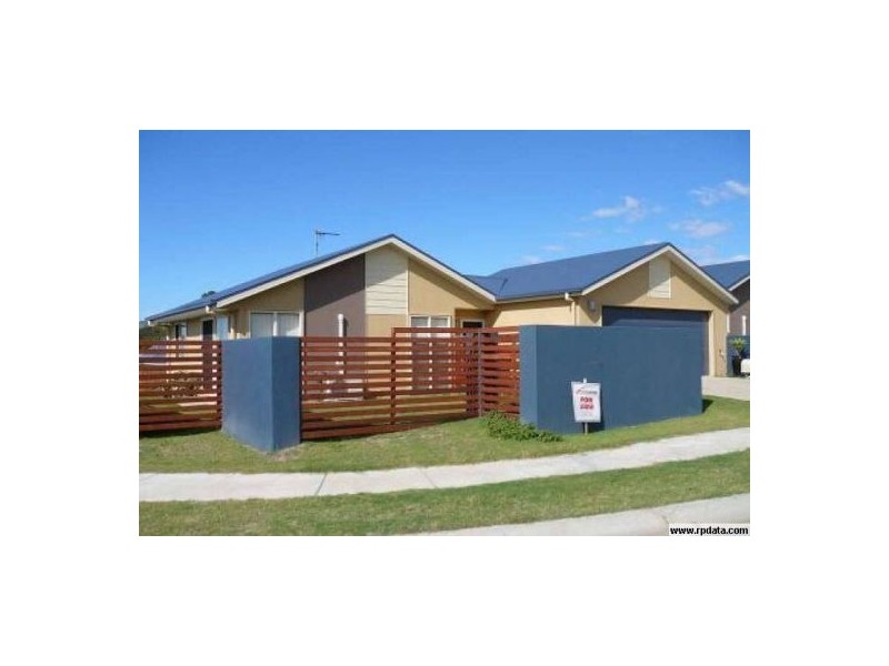 1/16 Ferncliffe Street, Upper Coomera QLD 4209