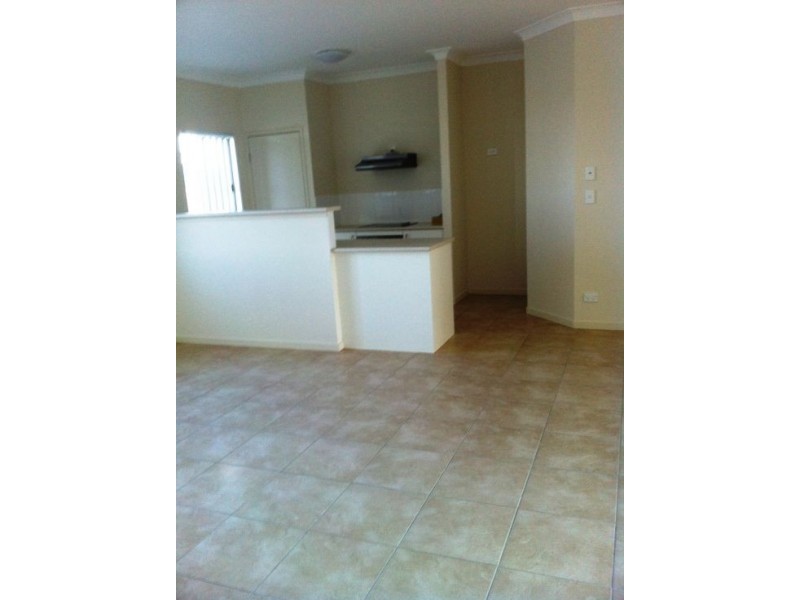 2/47 Fortescue Street, Pacific Pines QLD 4211