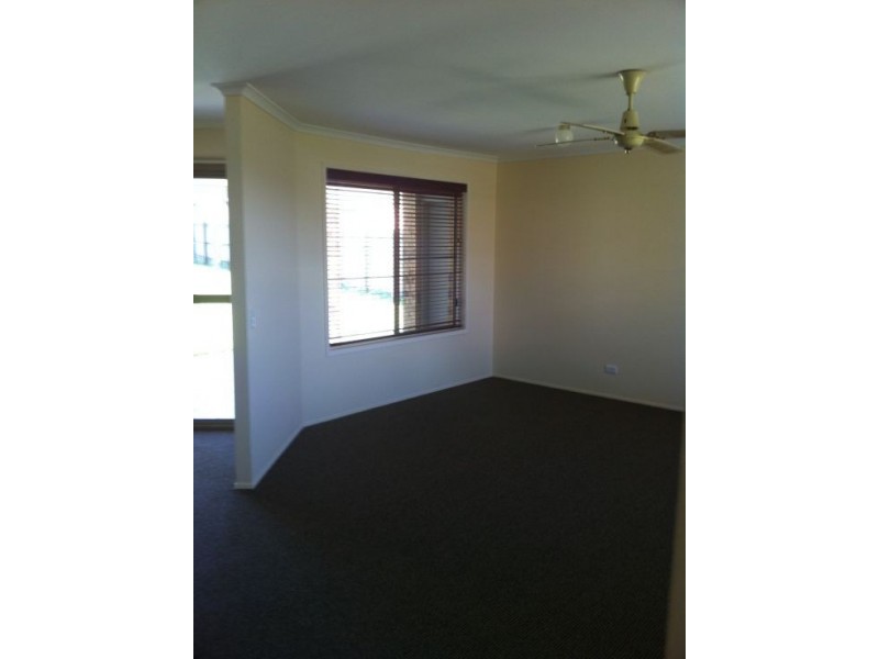 13 Quigan Tce, Highland Park QLD 4211