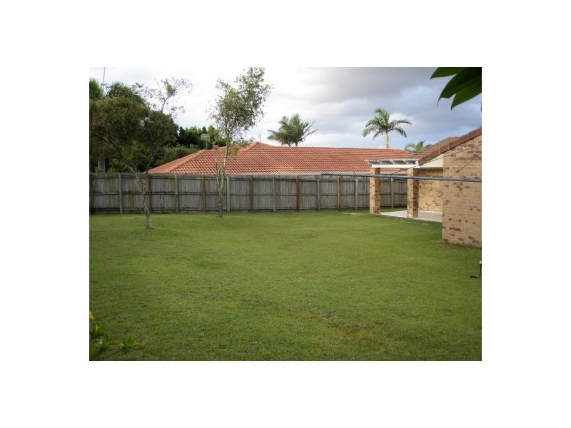 13 Quigan Tce, Highland Park QLD 4211