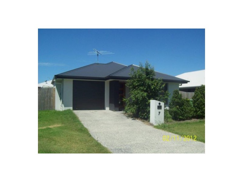 7 Benjamin Street, Pimpama QLD 4209