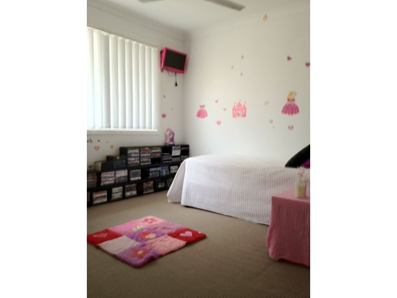 2/49 Harmsworth Rd, Pacific Pines QLD 4211