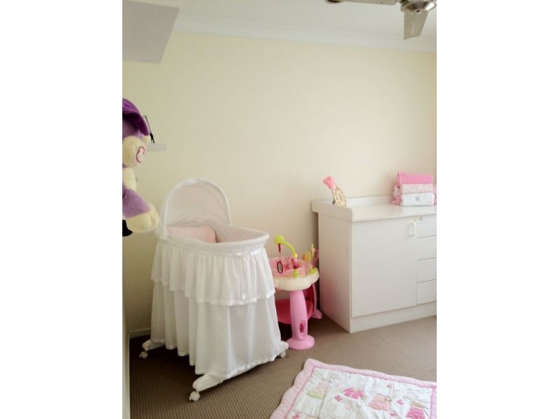 2/49 Harmsworth Rd, Pacific Pines QLD 4211