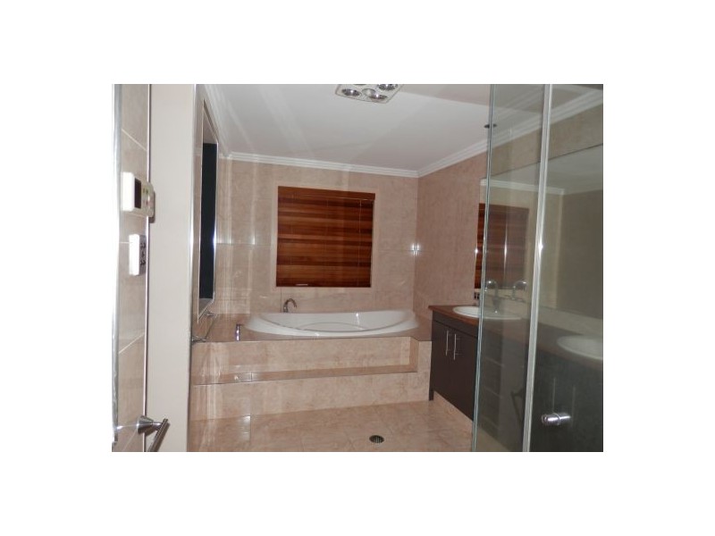 10 Ingrid Lane, Coomera Waters QLD 4209