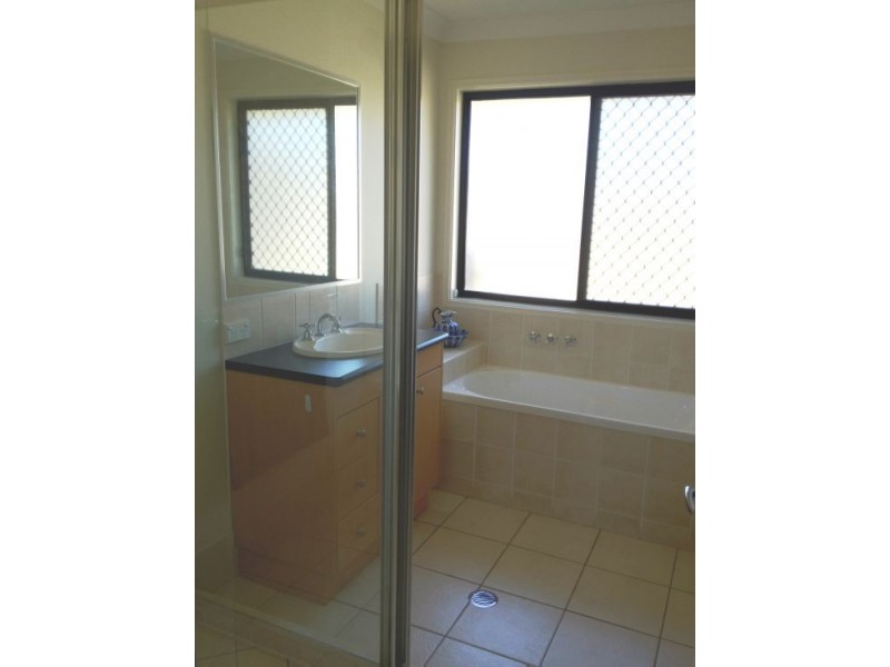 3 Carallia Court, Ormeau QLD 4208