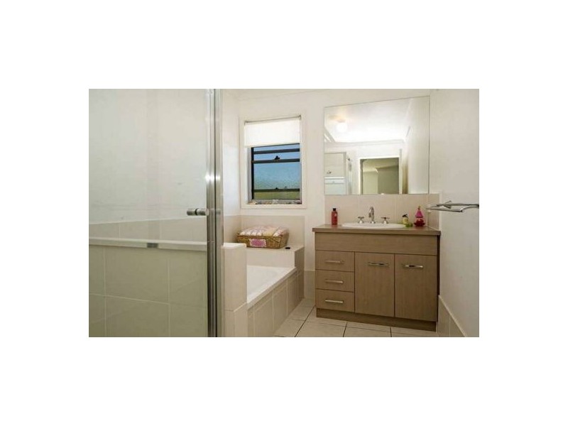 15 Bakers Ridge Drive, Oxenford QLD 4210