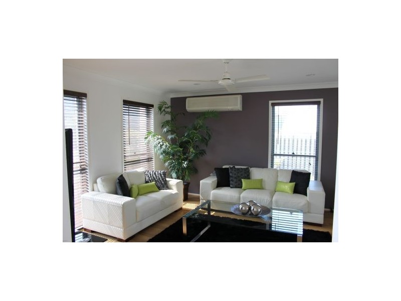 15 Bakers Ridge Drive, Oxenford QLD 4210