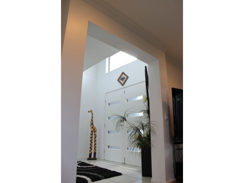 15 Bakers Ridge Drive, Oxenford QLD 4210