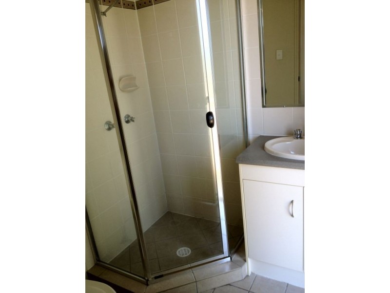 1/30 Goldcrest Drive, Upper Coomera QLD 4209