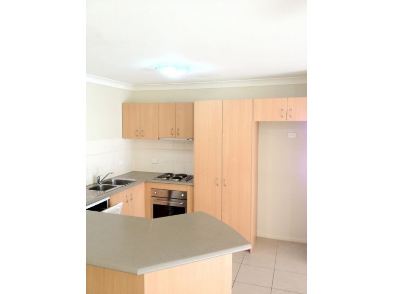 1/30 Goldcrest Drive, Upper Coomera QLD 4209
