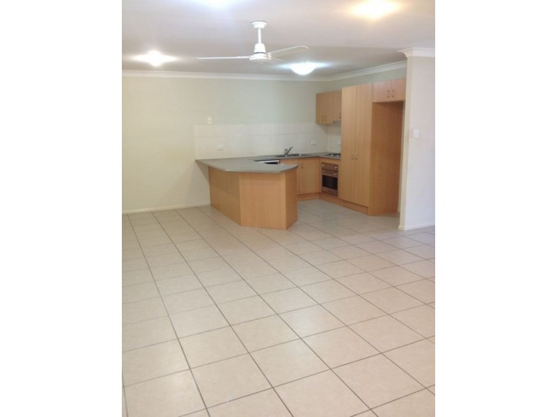 1/30 Goldcrest Drive, Upper Coomera QLD 4209