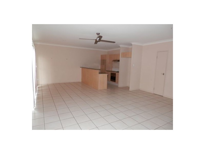 98/1 Sauvignon Parade, Upper Coomera QLD 4209