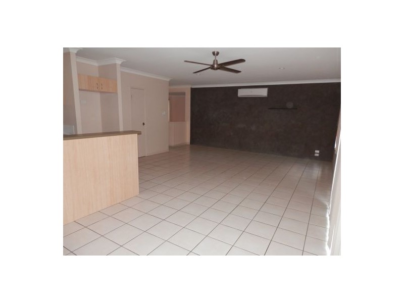 98/1 Sauvignon Parade, Upper Coomera QLD 4209