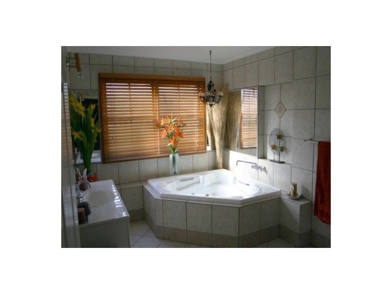 141 Springwood Road, Springwood QLD 4127