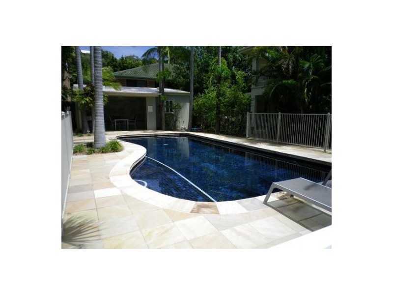 2/27-29 Gordon Street, Labrador QLD 4215