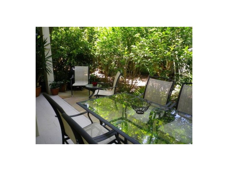 2/27-29 Gordon Street, Labrador QLD 4215