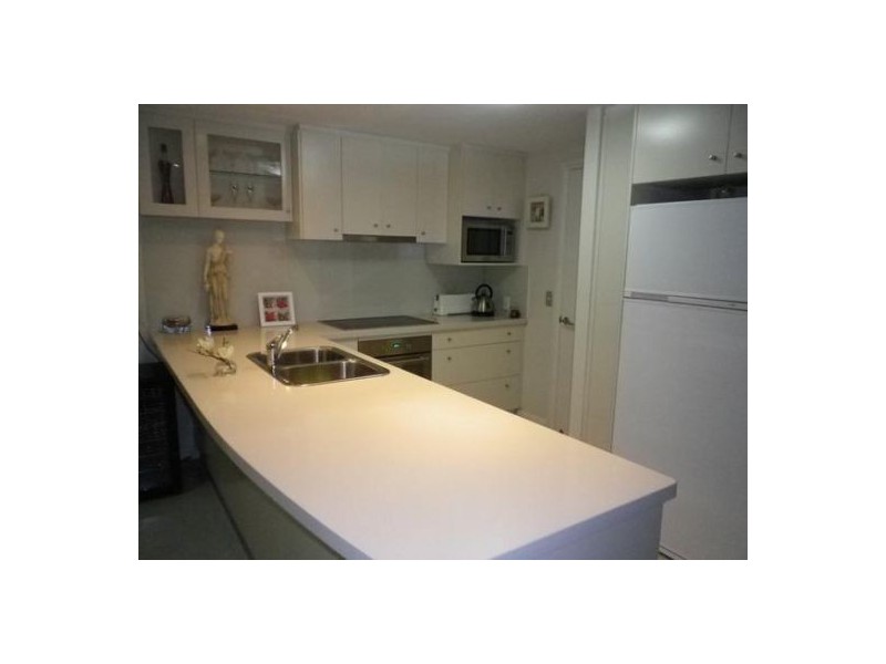 2/27-29 Gordon Street, Labrador QLD 4215