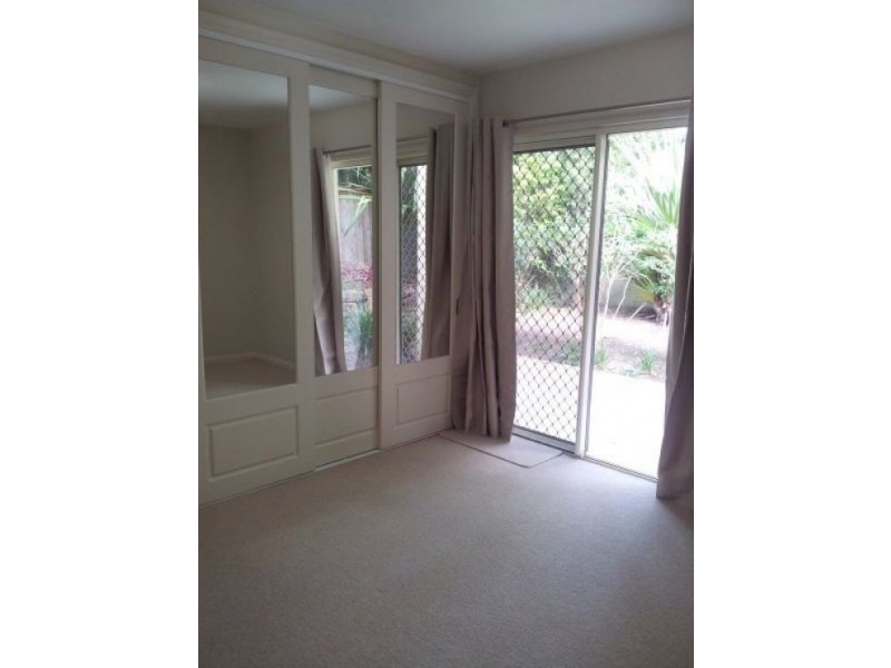 2/27-29 Gordon Street, Labrador QLD 4215