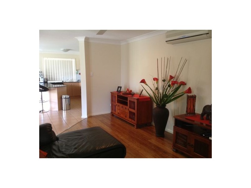 1/5 Lorenzo Drive, Coomera QLD 4209