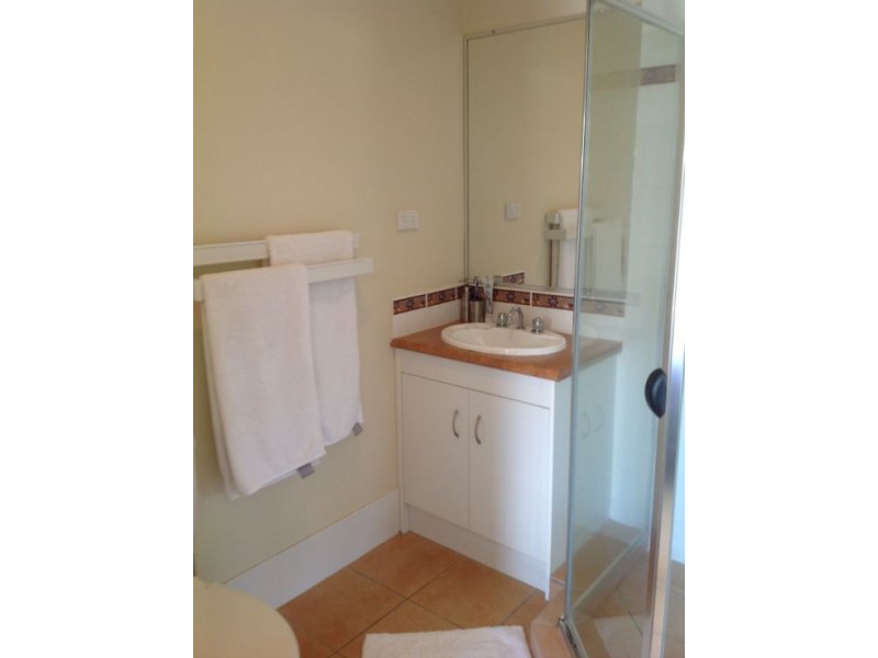 1/5 Lorenzo Drive, Coomera QLD 4209