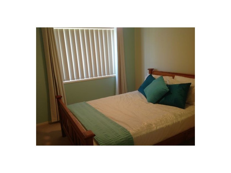 1/5 Lorenzo Drive, Coomera QLD 4209