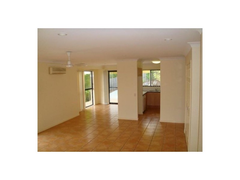 33 Papara Street, Pacific Pines QLD 4211