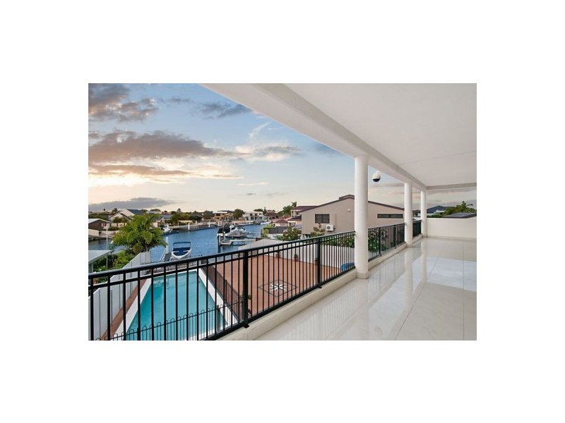 7 Wau Avenue, Runaway Bay QLD 4216