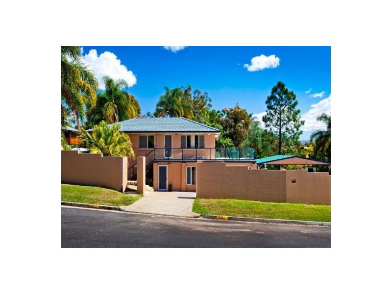 4 Tallowood Road, Ashmore QLD 4214