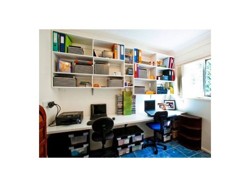 4 Tallowood Road, Ashmore QLD 4214